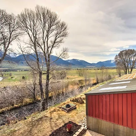 Lovely Livingston Loft With Mountain And River Views!